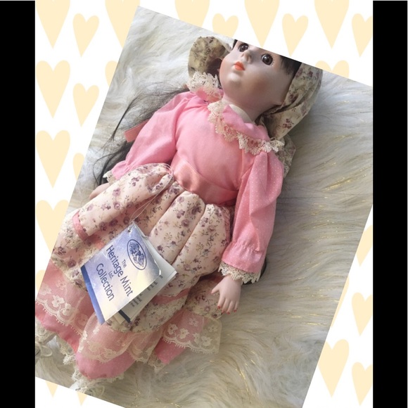 VINTAGE DOLL - Picture 5 of 6